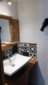 Sejours chez l'habitant Chambre avec terrasse - vue jardin : photos des chambres