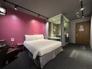 Suite Thương Gia Hướng Thành Phố (Executive City View Suite)