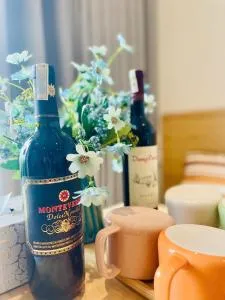 Ben's Homestay Ecopark - Landmark L2 - Ðông Thai