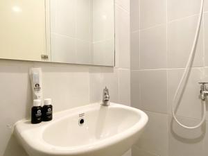 Good Choice and Nice Studio at Tokyo Riverside PIK 2 Apartment By Travelio