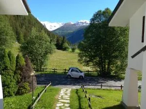 Chez Umbus, centrale e immerso nel verde, grande terrazzo - 弗拉谢