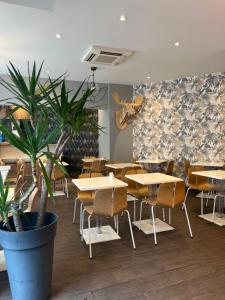 Kyriad Paris 18 - Porte de Clignancourt - Montmartre