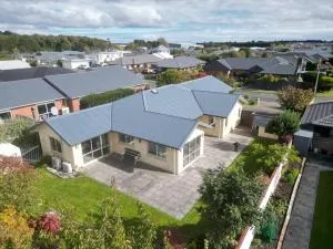 Quiet in the Court - Pukearuhe