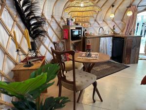 Unieke Yurt in het bos met jacuzzi en sauna