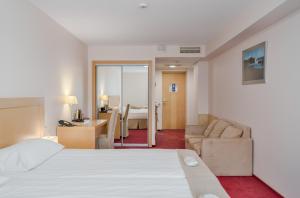 Riga Islande Hotel with FREE Parking
