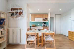 Blue Light - Appt pour 4p Paris