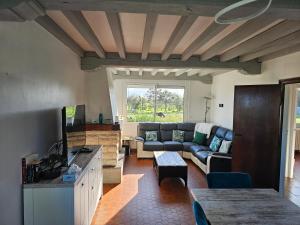 Grande maison normande, vue mer à 75 metres de la plage, équipé spa de nage