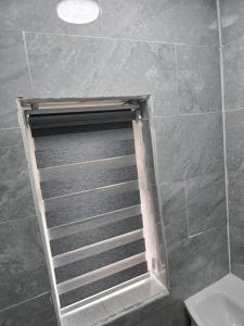 Manchester - House - Sleeps 6 - Parking - Garden