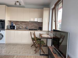 Apartment with terrace & Mountain View in Tractorul