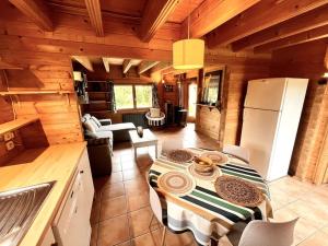 Maison en bois en 2ème ligne