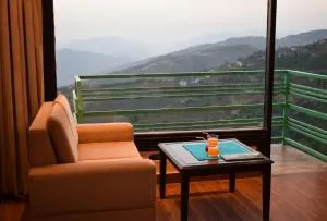 Aachman Nature Valley Resort Mashobra - Private Parking -Terrace - Balcony and valley view Rooms - Ner Chowk
