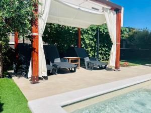 Boutique Apartment with private pool 