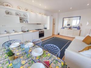 Incantevole Trilocale Luigia fronte mare