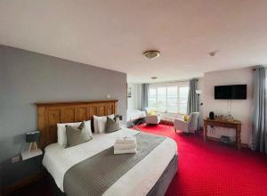 Family Room with Sea View room in Dingle Marina Lodge