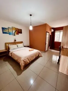 Vintage Lodge - Henrietta