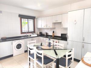 HIBISCO Holiday Home Los Gigantes