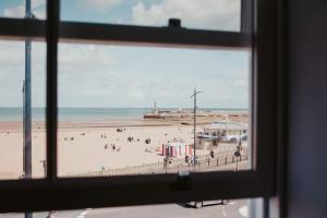 The Dreamland Apartment - Margate Beach - By Goldex Coastal Breaks