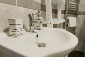 The Sea Deck Apartment - Westbrook Bay Beach - By Goldex Coastal Breaks