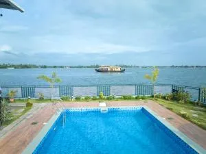 MIRAS PMC Lakeshore Resort - Champakulam