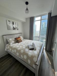 Prestigious 2-Bdrm Condo - across from Scotiabank Arena