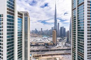 Beautiful Home on 45th Floor with Full Burj View