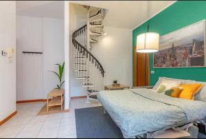 Milano Centrale - M3 Sondrio - large duplex apartment