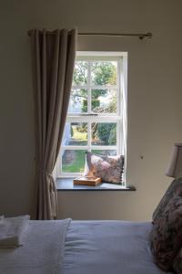 Hill House Lodge sleeps 6 Overlooking the rock of Cashel