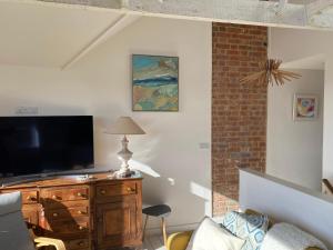 5 SEAVIEW private parking w EV