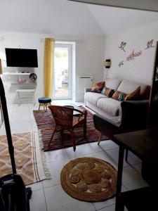 Coup de Coeur sur le Port de ST GOUSTAN, Trés Bel Appartement avec Terrasse