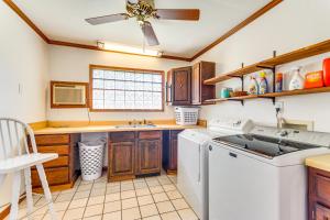 Pensacola Home about 13 Mi to Perdido Bay!