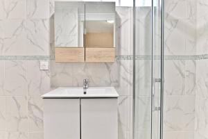 Studio spacieux Rez-de-chaussée banlieue Paris- II