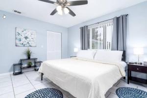 Cozy Getaway with Pool and Putting Green Unit 2