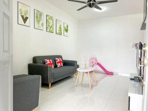 Cozy Single Landed unit to Legoland 7min 9-11pax