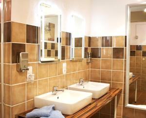 Liebevoll hinterm Deich