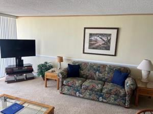 ROYAL GARDEN RESORT 412 condo