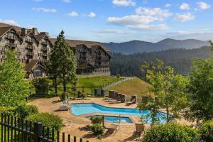 5036 Suncadia Lodge Penthouse with Full Kitchen & Balcony