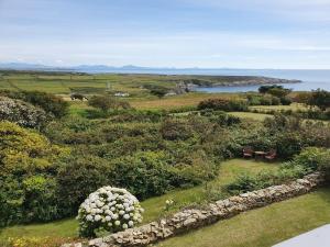 Sea and Mountain View Luxury Glamping Pods Heated