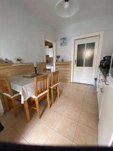 "Am kleinen Königsstuhl"