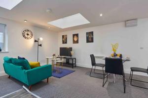 NEW! 3 Beds Apt - Family & Work Stays - FREE Parking - Ubytování bez kategorie ve městě Leeds