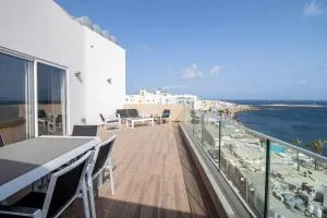 Stunning sea views from a gorgeous penthouse - Salina