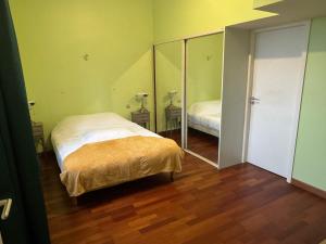 Hotels Balzac Hotel Restaurant : Appartement en Duplex