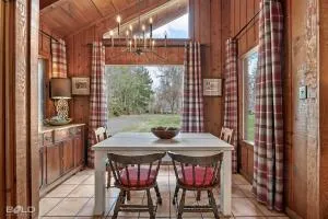 Cedar Wood Lodge Entire Home, W Canoes & Kayaks - Jefferson