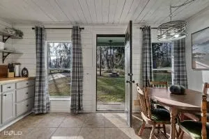 Lakeside Landing- Waterfront Wcanoe & Kayaks - Jefferson