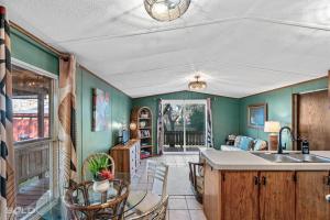 Chic Cypress View Cabin Wkayaks & Canoes