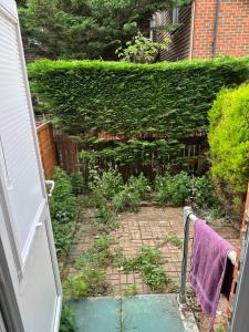 I bed flat by Southwark park with garden and 10 min walk to Bermondsey and Surrey Quays station