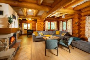 Chata Marína a Matej Kubínska hoľa