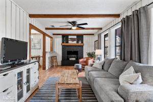 Cozy Modern Cabin Wrv Site, Kayaks & Canoes