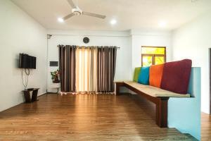 LEO-BREEZE Apartments