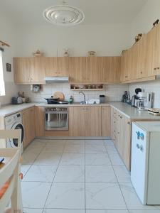 Nikolaidis apartment