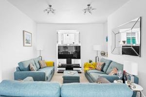 10 Clarence Hill - Elegant Town House with outside space